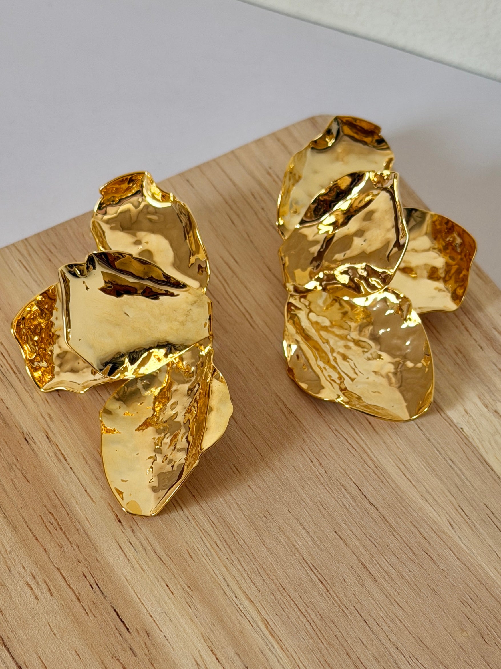 Golden Pearl Muse (Copy 18)